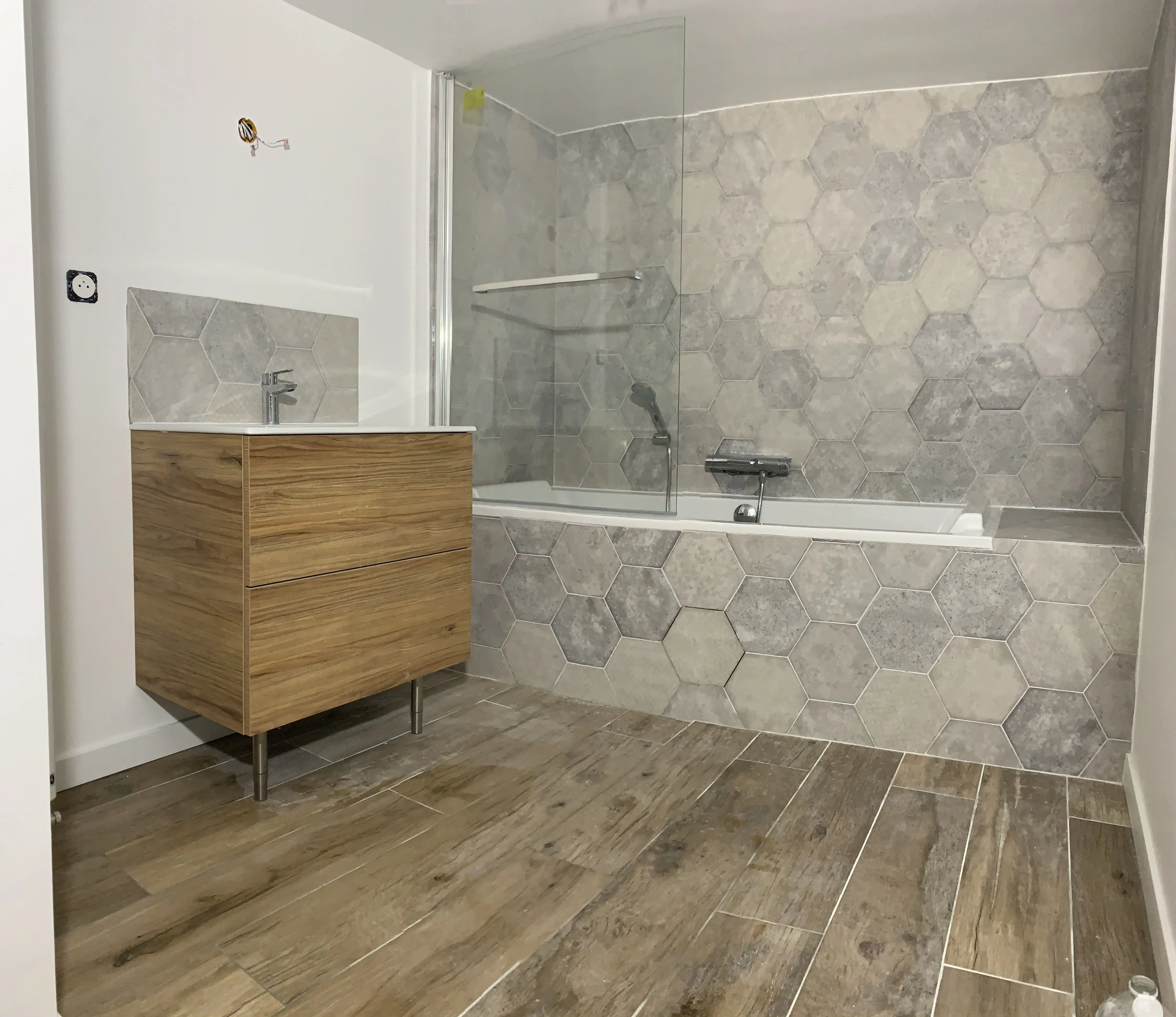 Salle de bain carrelage à motif