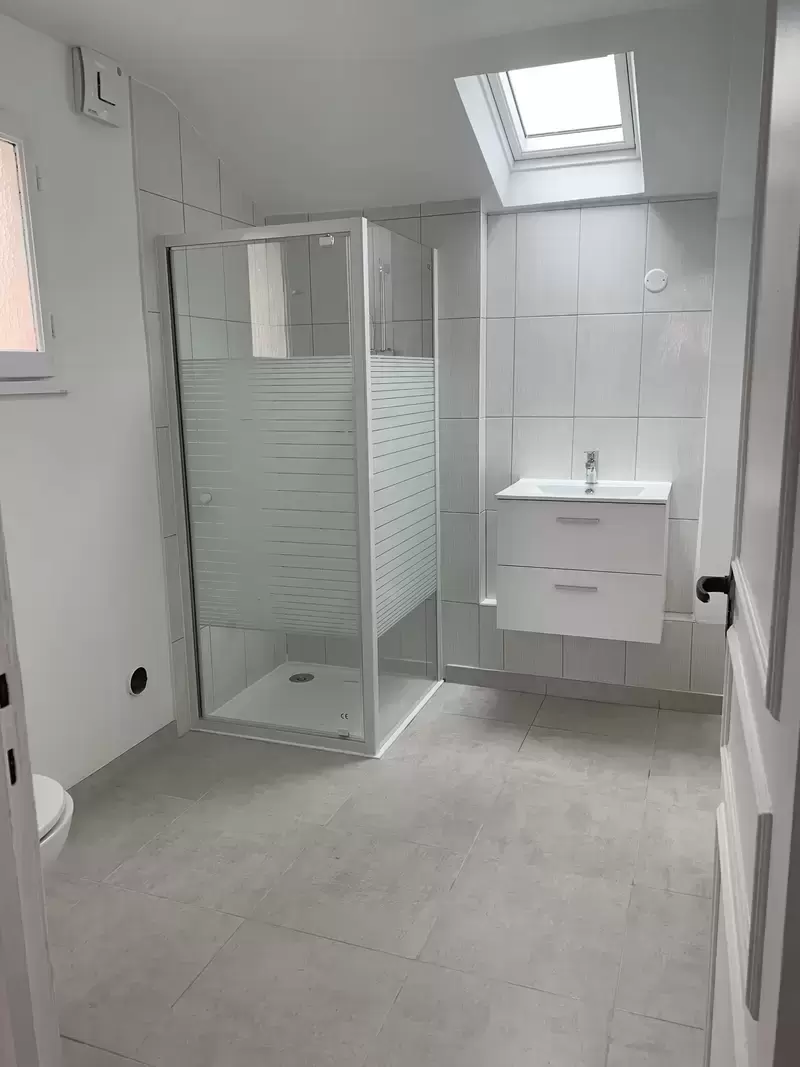 Rénovation salle de bain all white